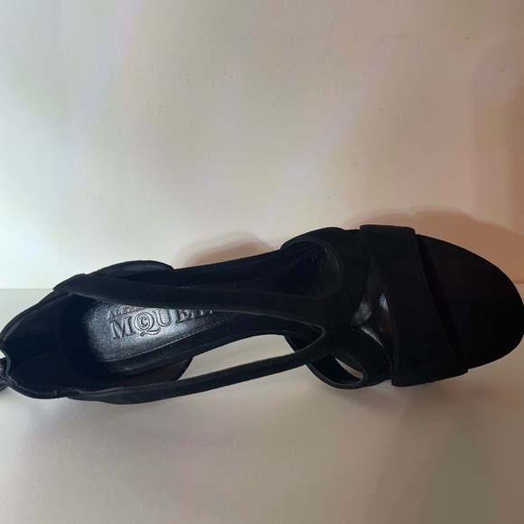 Alexander MCQueen - Picture 4 of 9